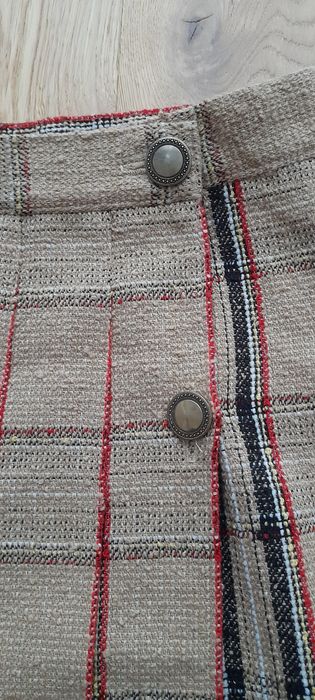 Spodnica damska z faldami  w krate bezowa r. S