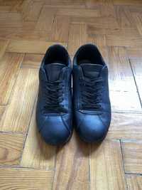 Sapato preto semi novo