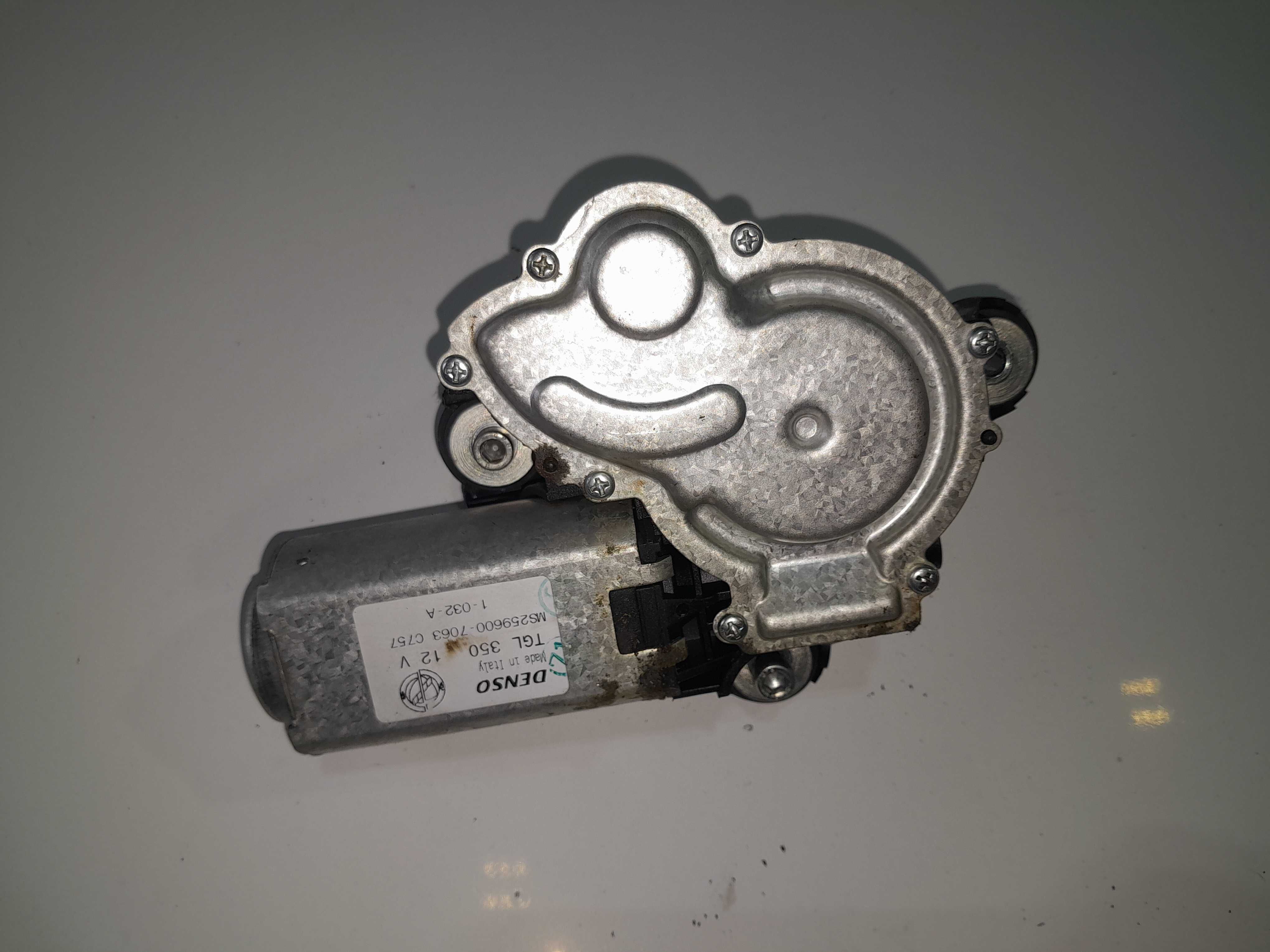 Alfa Romeo 159 Silniczek Wycieraczki Tył Kombi