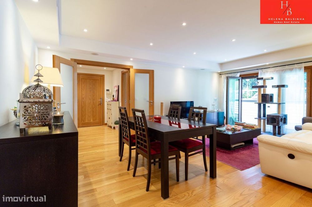 Excelente Apartamento T2 com 3 Parqueamentos nas Colinas do Cruzeiro