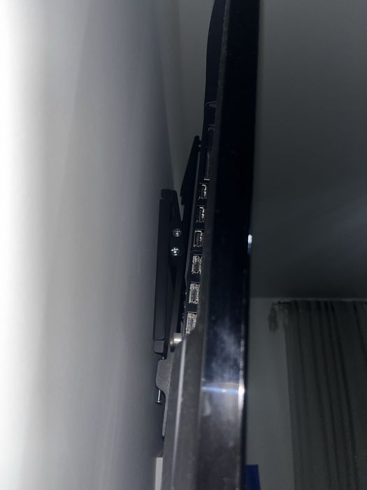 Телевізор LG 47LA660S - 47 дюймів