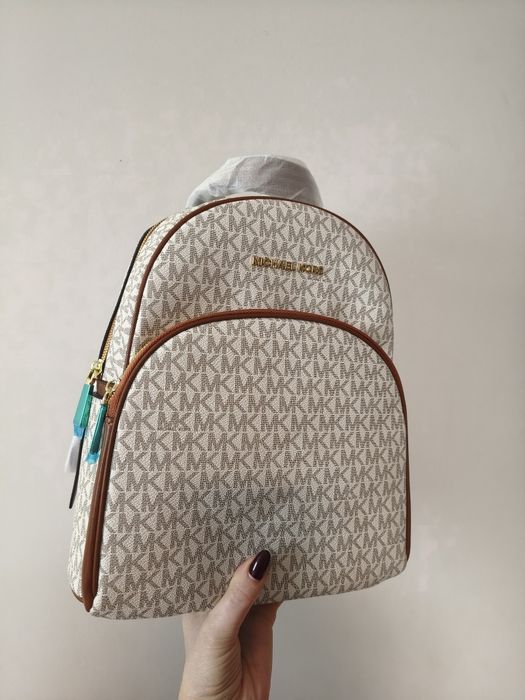 Крутезний рюкзак МК !