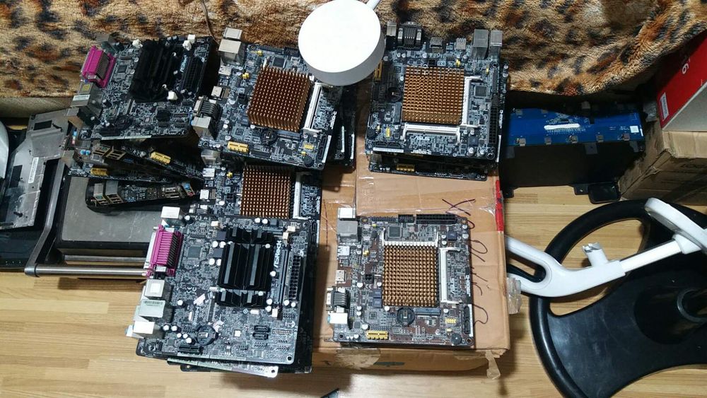 Материнська плата Asus J1900I-C