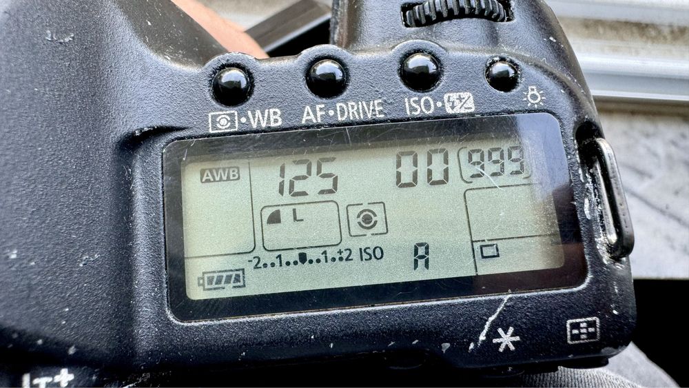 Canon 5D MK II + Bateria e Cartoes