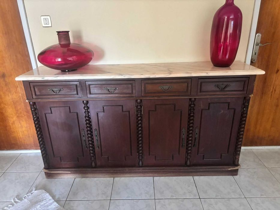 Movel de Madeira com pedra