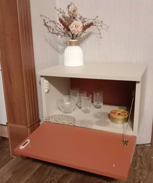 Тумба радянських часів.