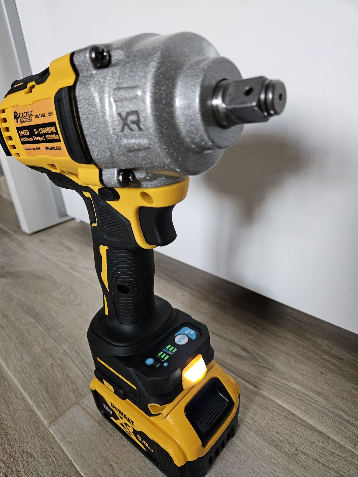Klucz udarowy 1000 N.m do baterii Dewalt