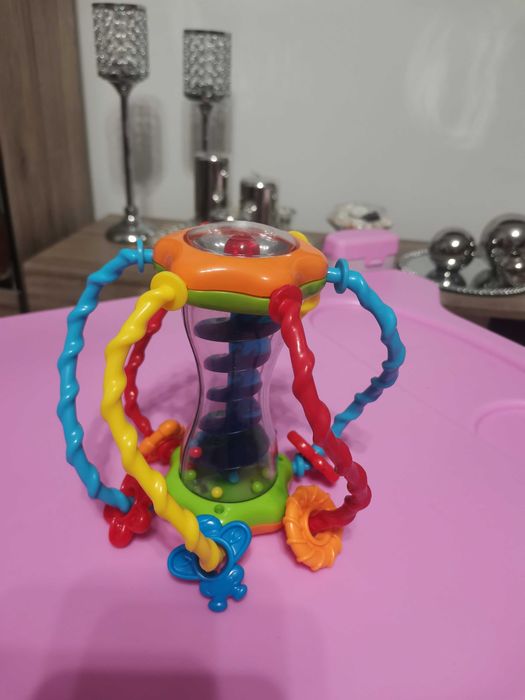 Smiki, kula, grzechotka