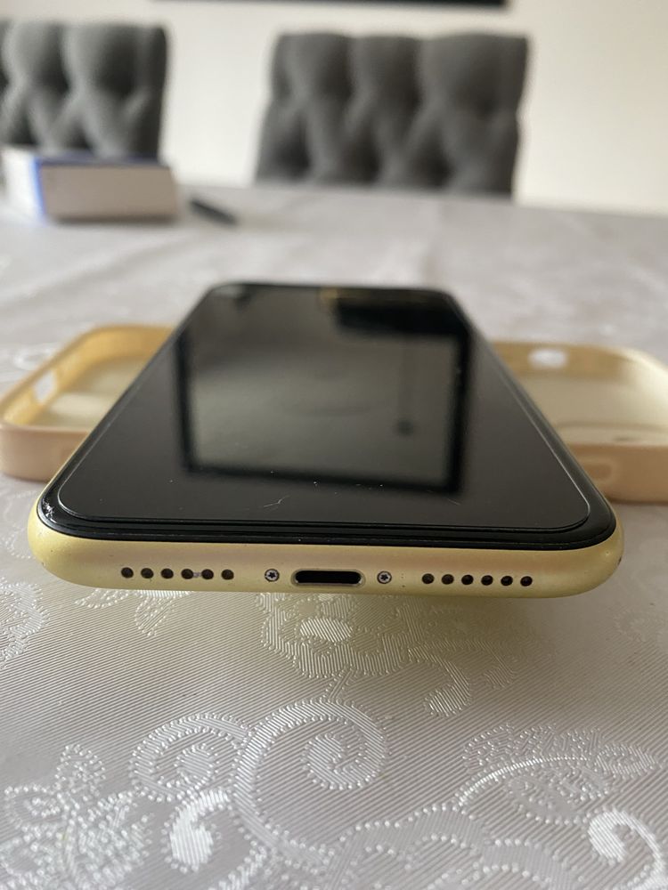 Iphone11  64gb zółty