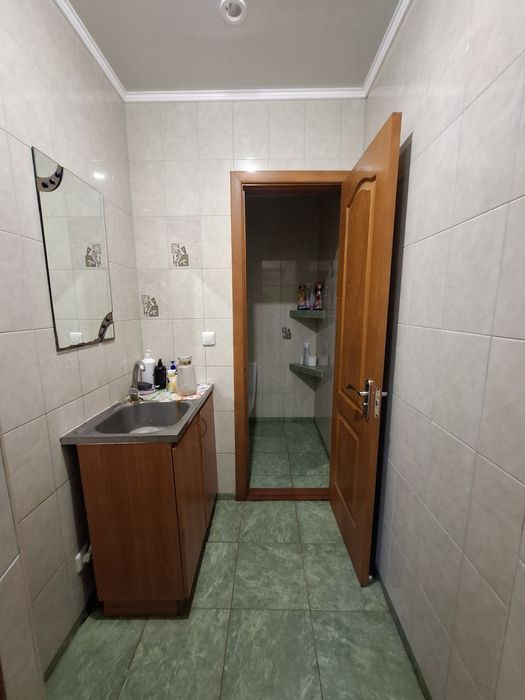 Продам приміщення на 5 Зарічному, Бродвей