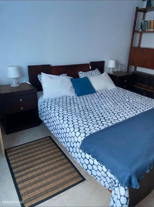 741359 - Quarto com cama de casal em...