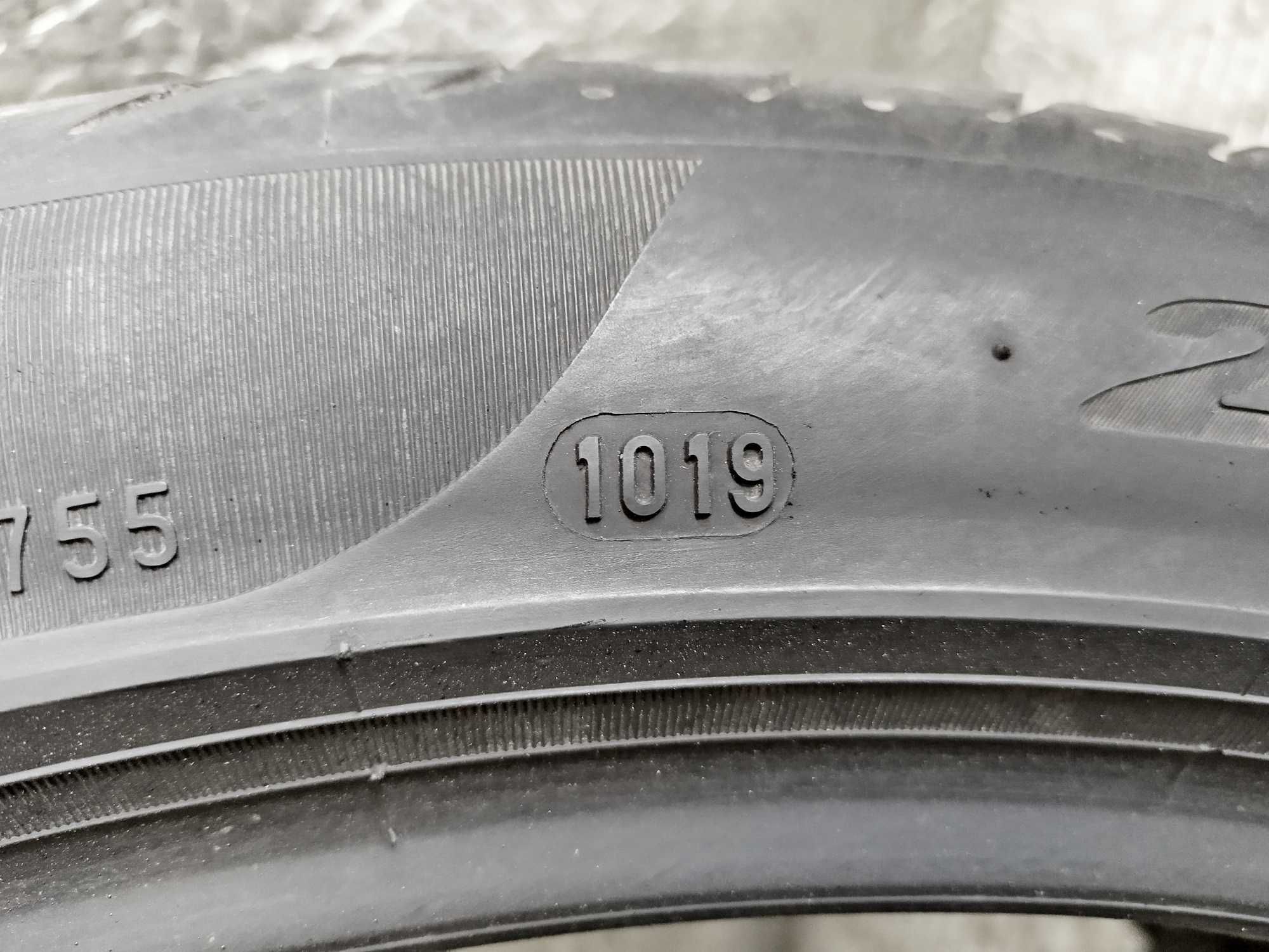Шини Б/в 295.35.21 пара Pirelli