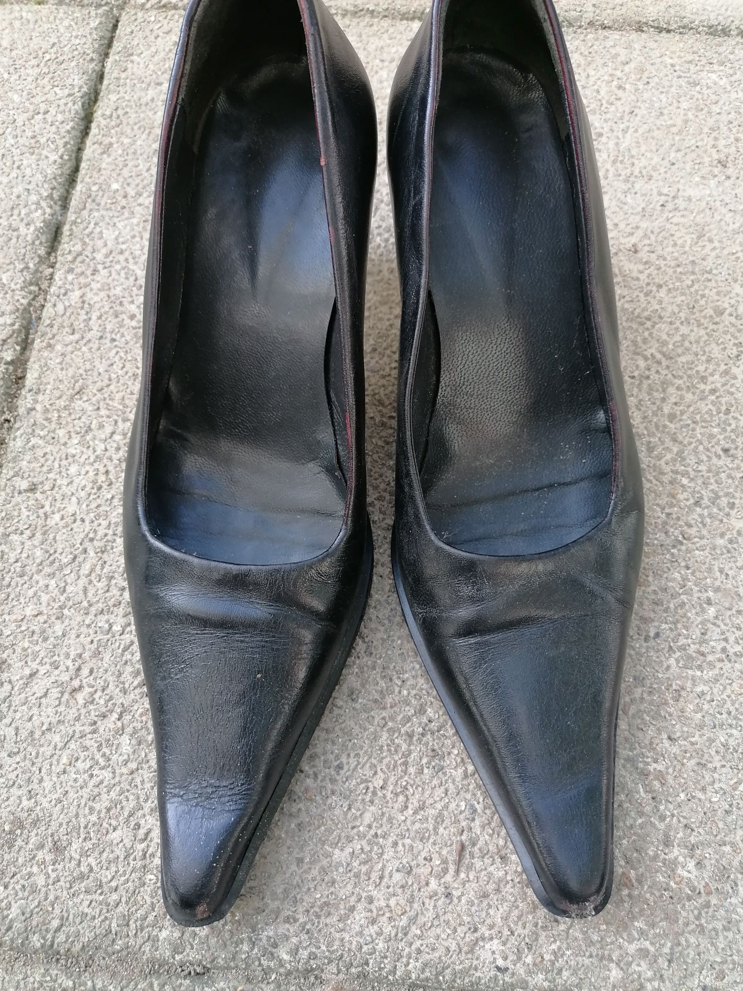 Sapatos Pretos Elegantes – Salto Alto | Tamanho 39