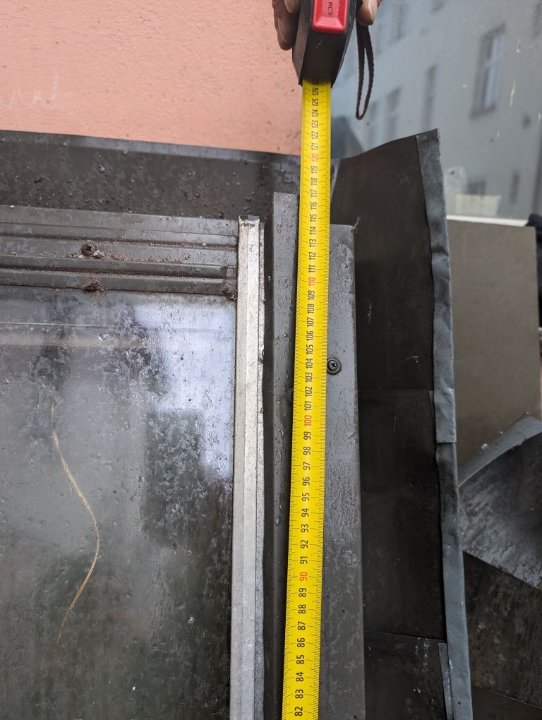 Okno dachowe wraz z opierzeniem 74x118