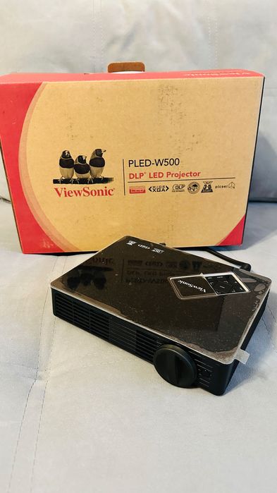 Проектор PLED-W500 в ідеальному стані