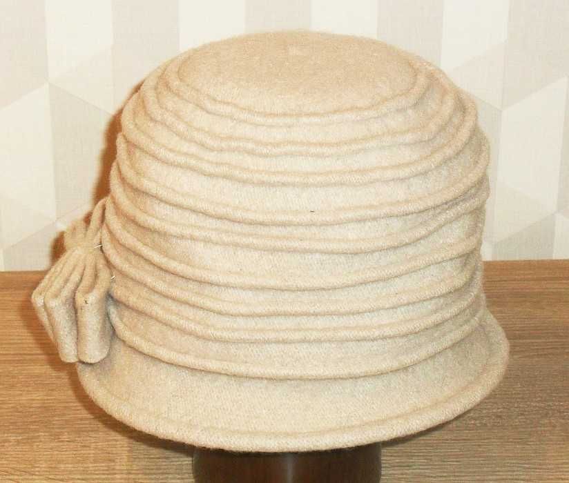 Ciepła czapka wełniana damska beżowa EVITA