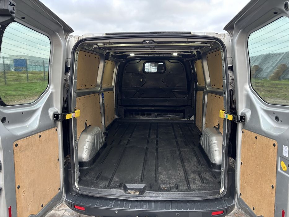 Ford Transit Custom  2,2 155 km long l2h1  klima kamera relingi hak