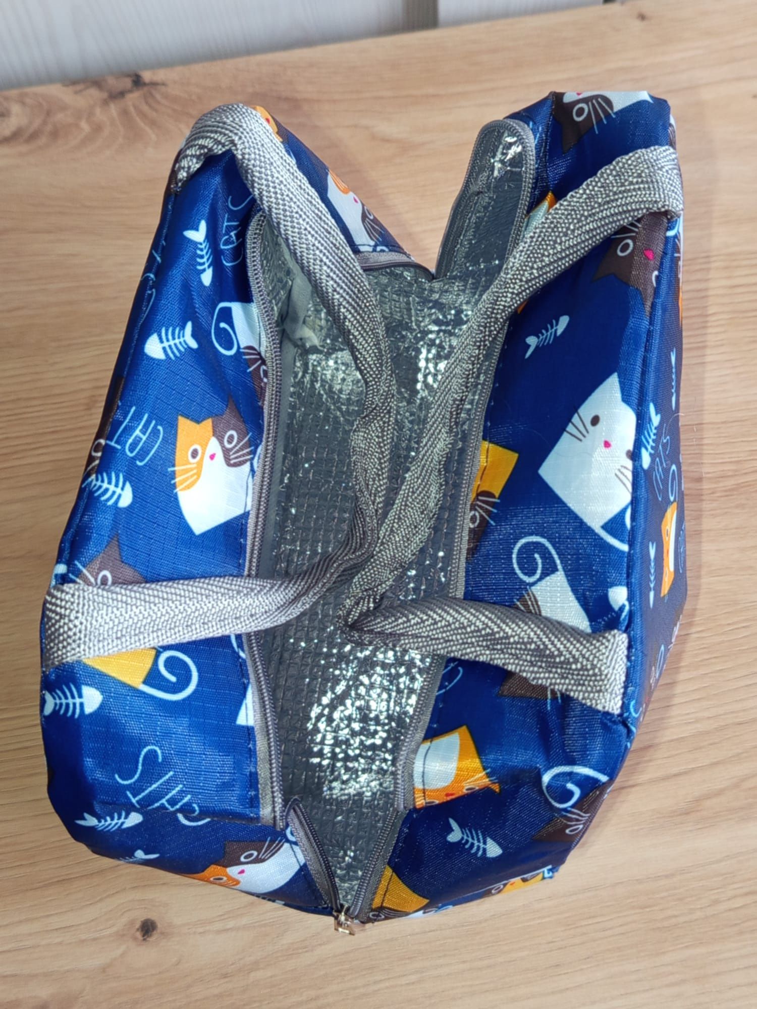 Nowa torba termiczna z motywem kotów