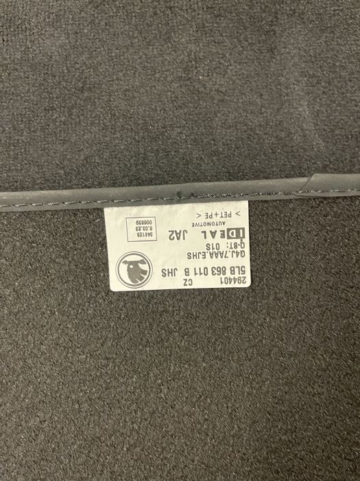 Tapetes novos originais para Golf 8 e para Skoda Enyaq