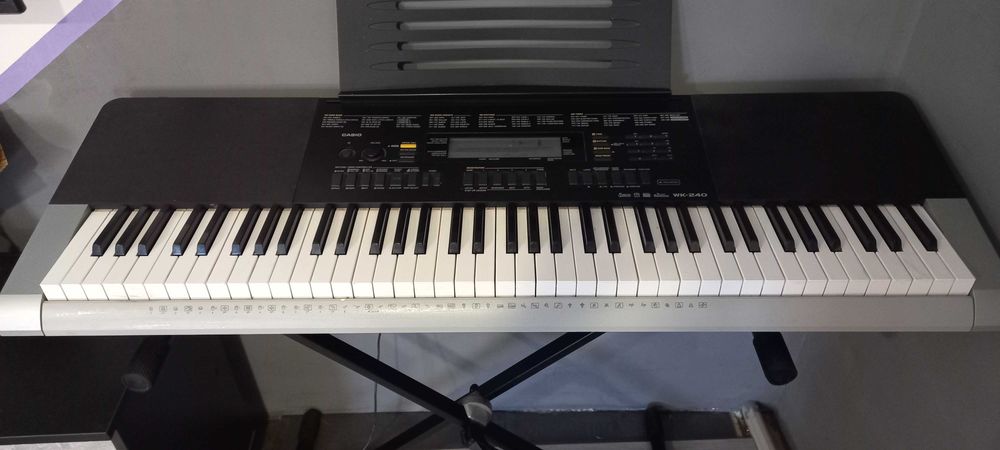 Синтезатор CASIO WK-240 б/у