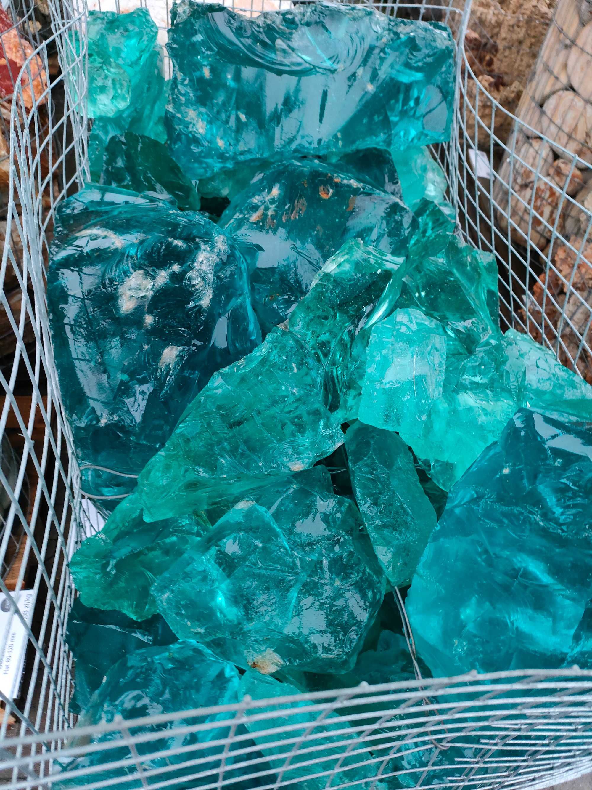 Szkło dekoracyjne odlewy huty szkła bryły szklane turkus glass kamień