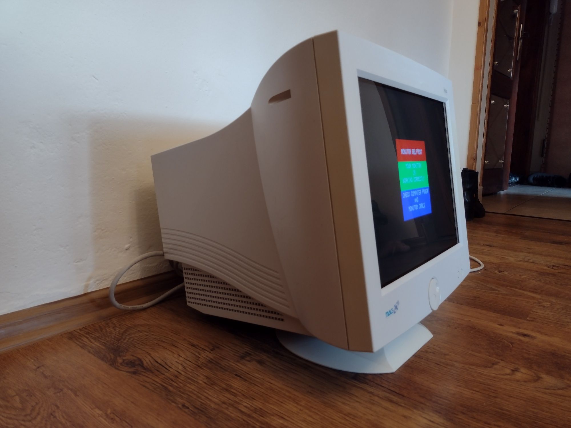 Mag 796FD 17" Crt Sony Trinitron retrogaming ideał