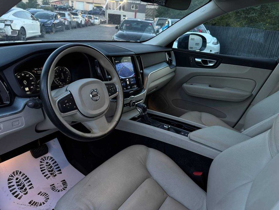 Volvo XC60 T5 Momentum, 2018