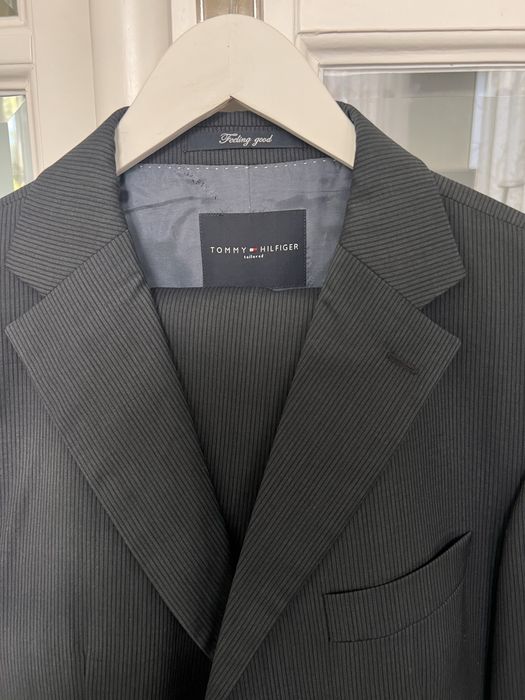 Tommy hilfiger szary w prążki garnitur 46 virgin wool