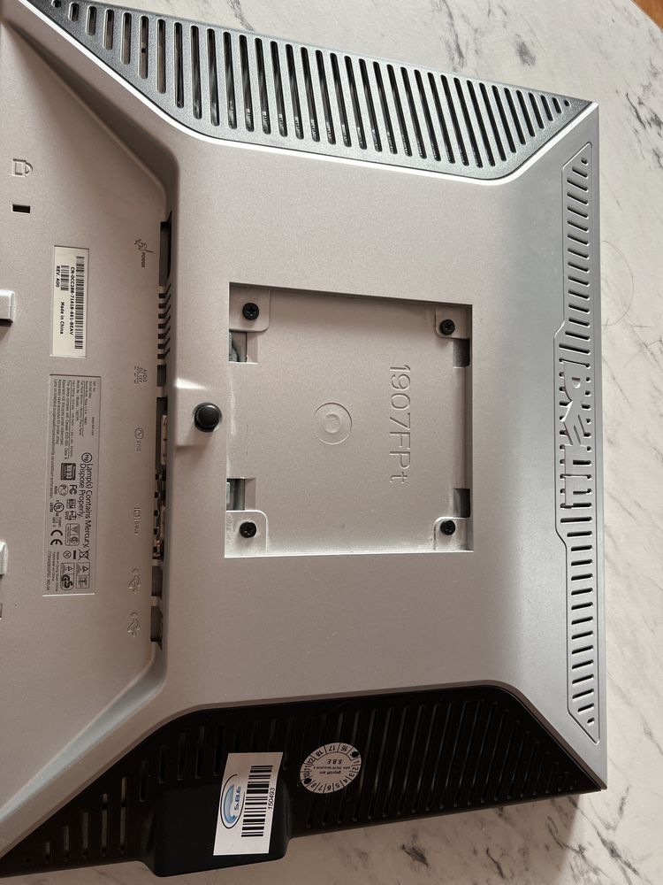Monitor Dell 19“