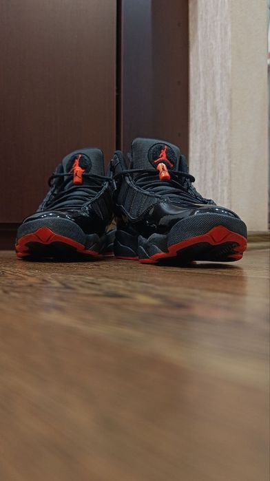 Продам кроссовки Jordan