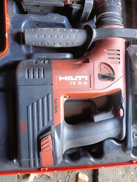 Акомуляторный перфаратор hilti