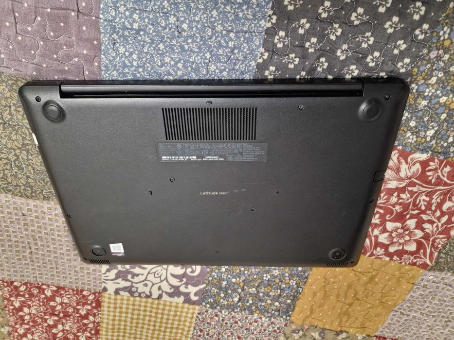 DELL 15-3590/Full HD/Core™i5 8250U/8ГБ.DDR4/128SSD/Intel UHD 620 2Гб