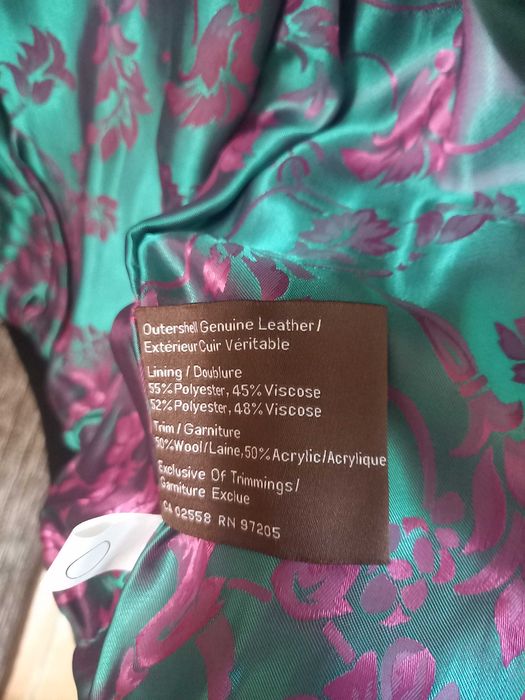 Excelente casaco de pele