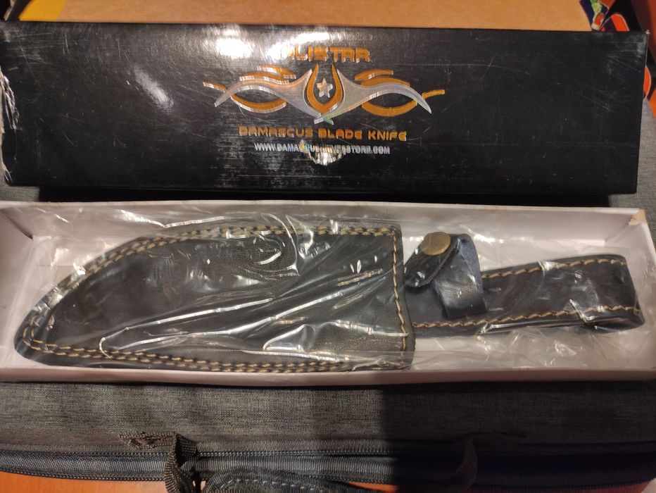 Nóż że stali damasceńskiej