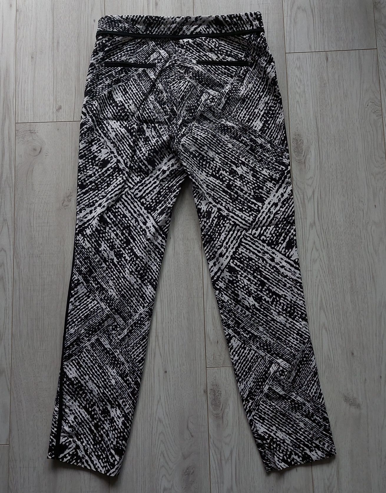 Spodnie damskie eleganckie cygaretki ZARA Basic rozmiar M