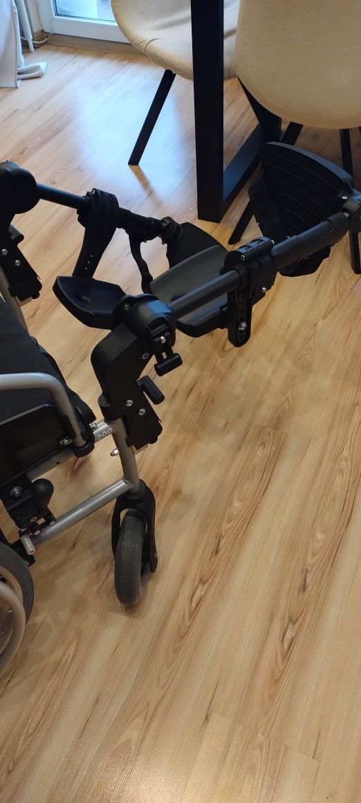 Wózek inwalidzki Vermeiren D200