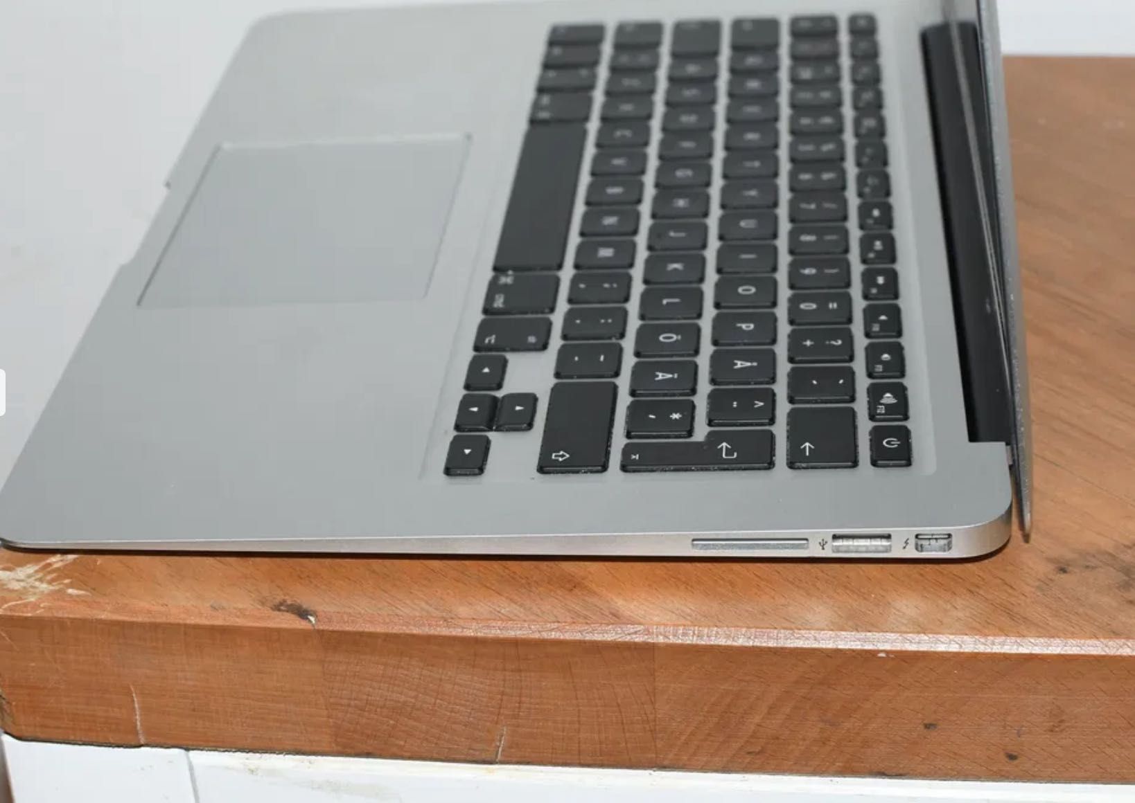 Macbook 13" A1466core i5 1600mhz 8gb 128gb 2015r Monterey