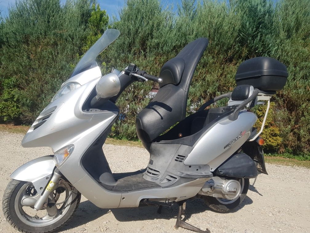 Duży Skuter Kymco 125 zarejestrowany