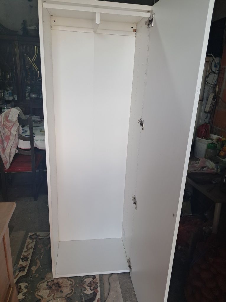 Guarda roupa cinza