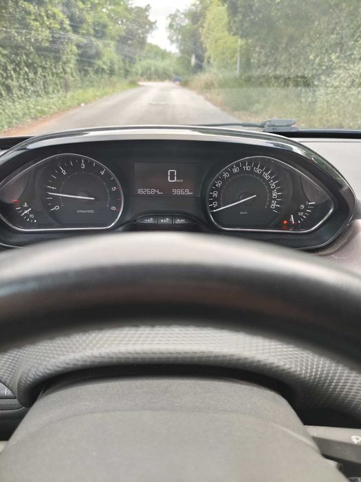 Peugeot 2008 1.4 HDi SUV Economico e fiável