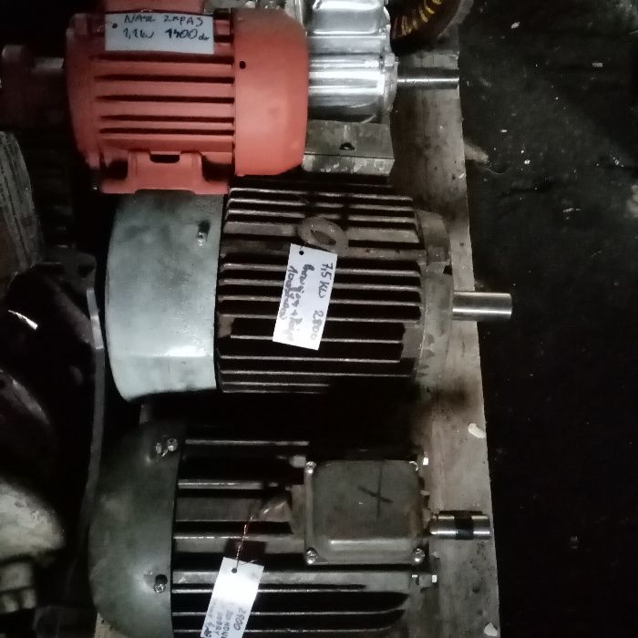 Sprzedam silnik elektryczny 4kW 2800obr/min 4kw 2900obr/min oska 28mm