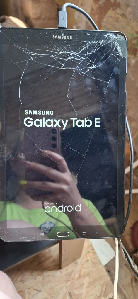 Telefony na czesci od 20-50zł monitor tablet