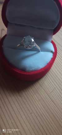 Piękny srebrny pierścionek rozmiar 19