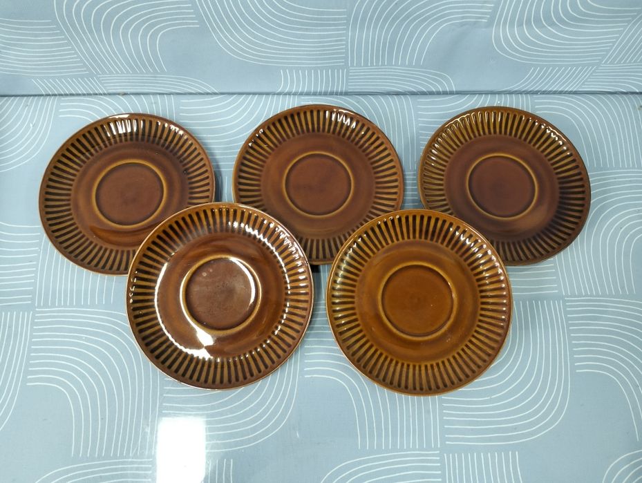 Porcelitowe talerzyki spodeczki Pruszków 5 sztuk