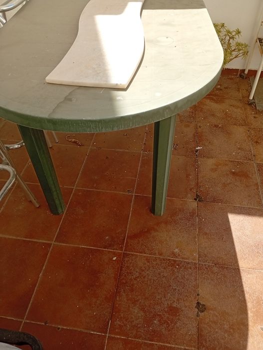 Mesa plástica verde
