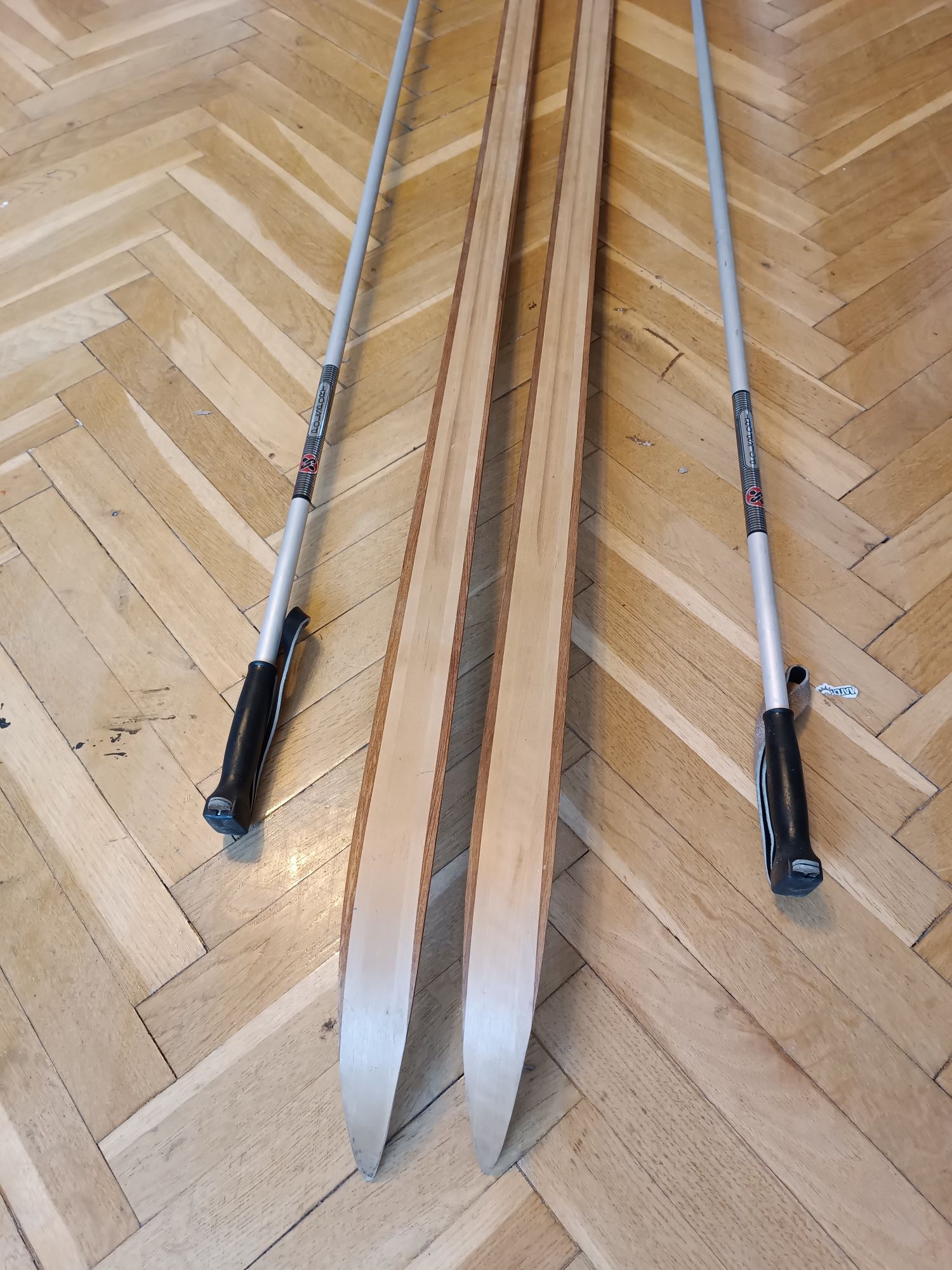 Narty biegowe VISU Parnu sport 201cm + kijki Polsport
