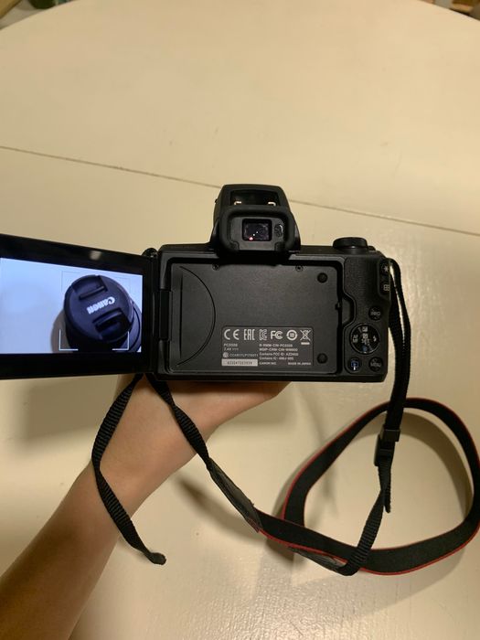 Câmera Canon EOS M50 + lente 15- 45mm