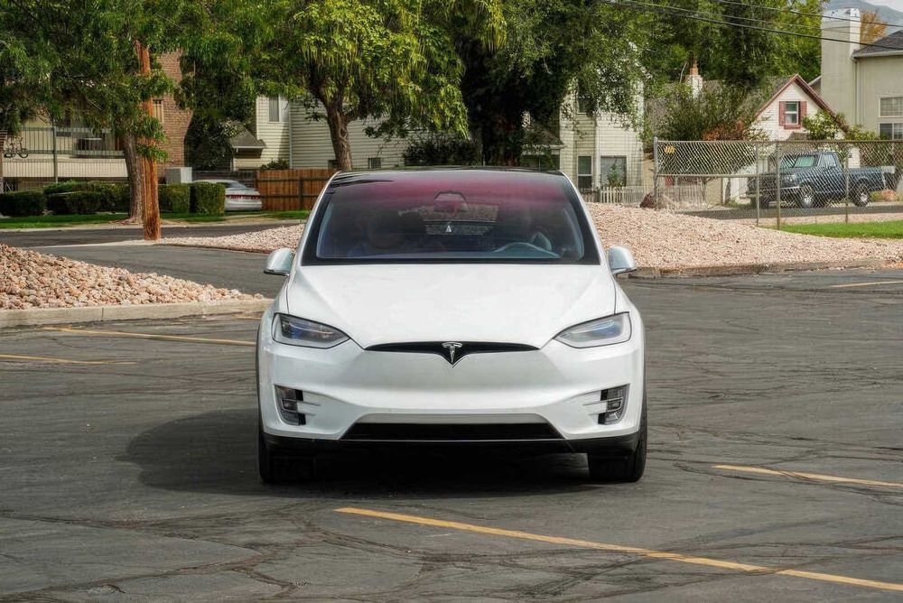 Tesla Model X      2016