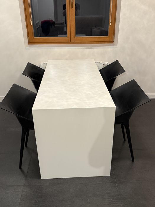 Nowoczesny stół z płyty lakierowanej (Łód)ź