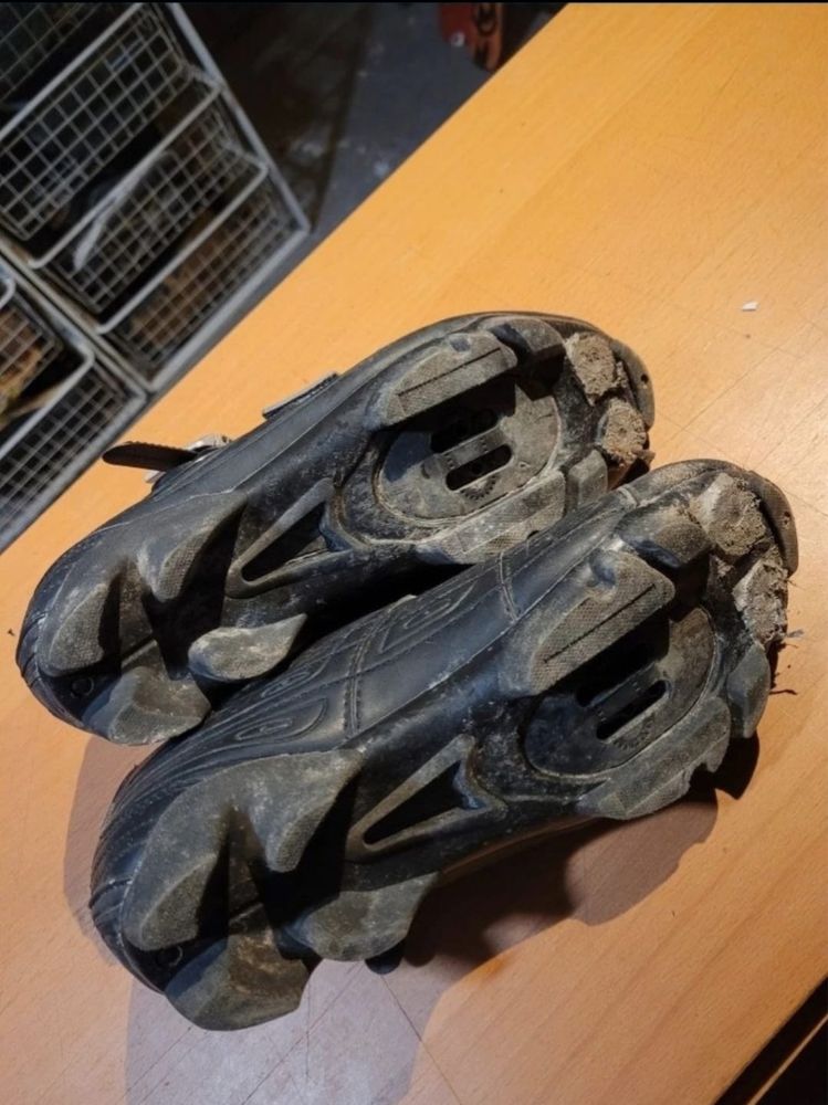 Buty rowerowe Shimano nr 37, wkładka 24cm, brak bloków.